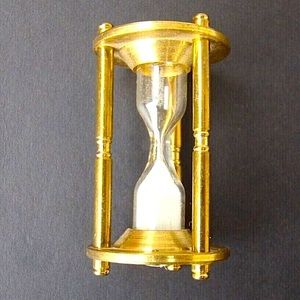 Dollhouse Miniature Glass & Brass Hourglass Vintage Decor Working with Sand